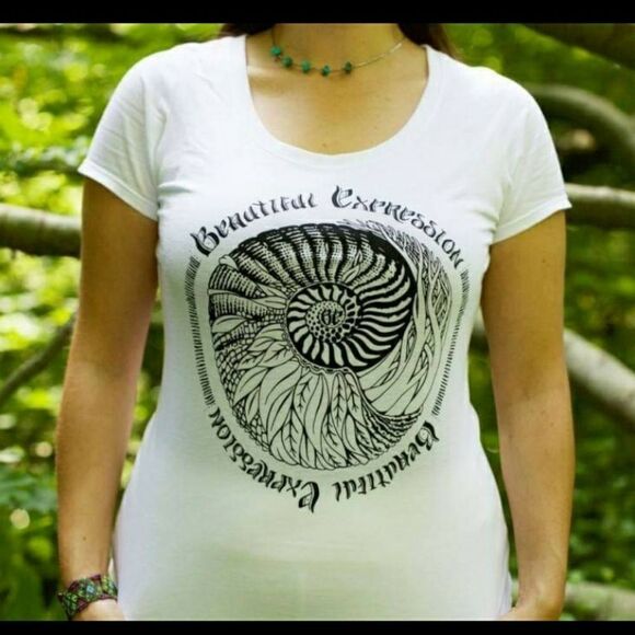 CapShirt Essence Tops - NEW Bamboo/ Organic Cotton Tee Nautilus Spiral White Scoop Neck T-Shirt M 5/$25 